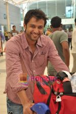 Vatsal Seth snapped after they return from Hyderabad on 13th June 2011 (5).JPG